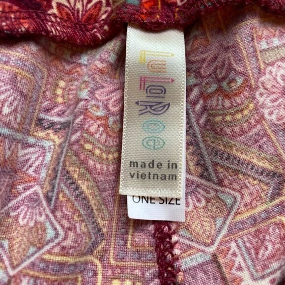 0241 LuLaRoe Size OS Leggings Red and Cranberry Boxes and Flowers Print … - Picture 2 of 4